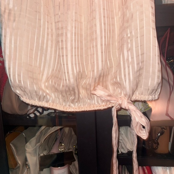 VINCE CAMUTO Satin Stripe Off The Shoulder Top - Picture 3 of 9
